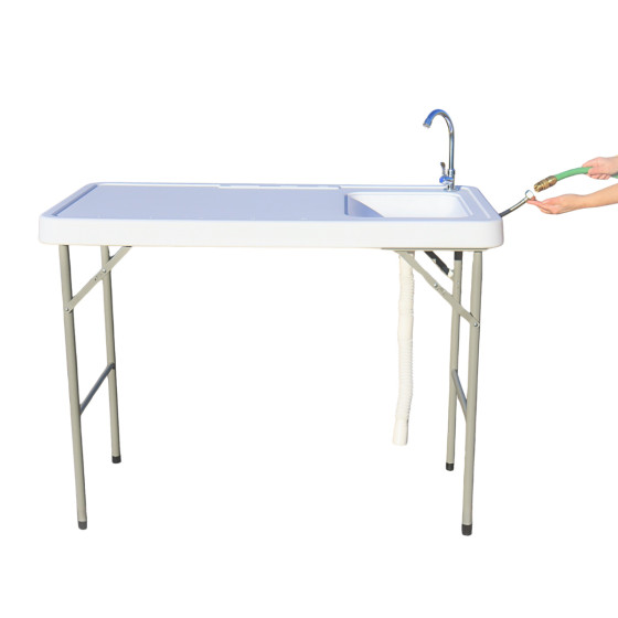 evier de jardin nettoyage poisson