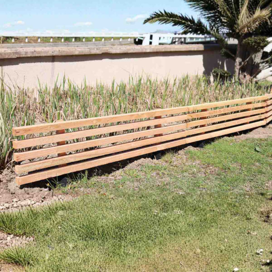 bordure a planter bois dans le jardin