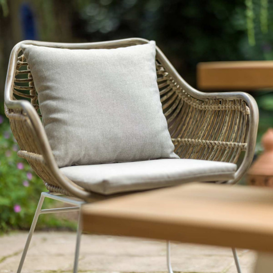 fauteuil de jardin avec coussin