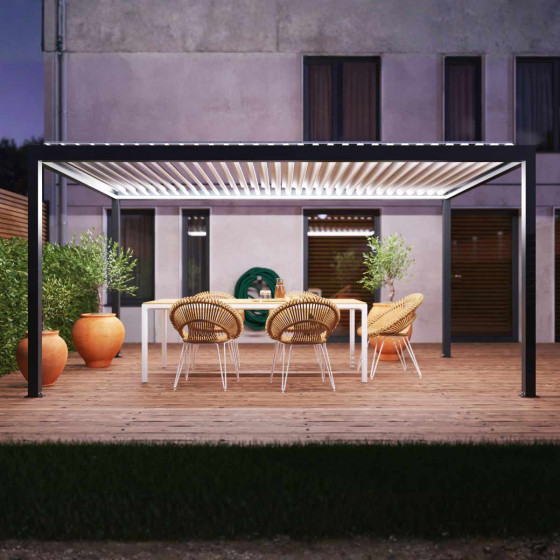 pergola bioclimatique lame orientable motorisee