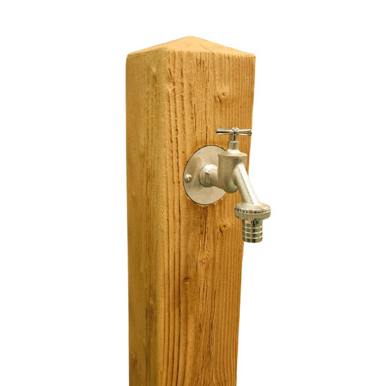 fontaine exterieur en bois avec robinet integre