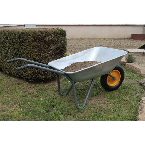 brouette pour jardiner