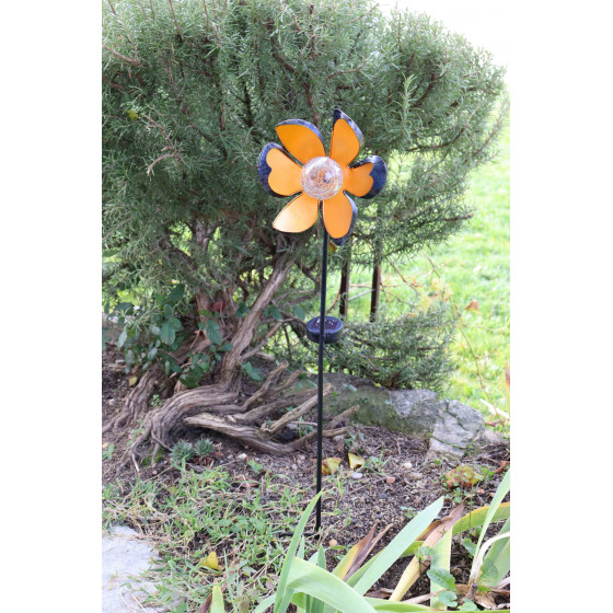 lampe solaire fleur jardin