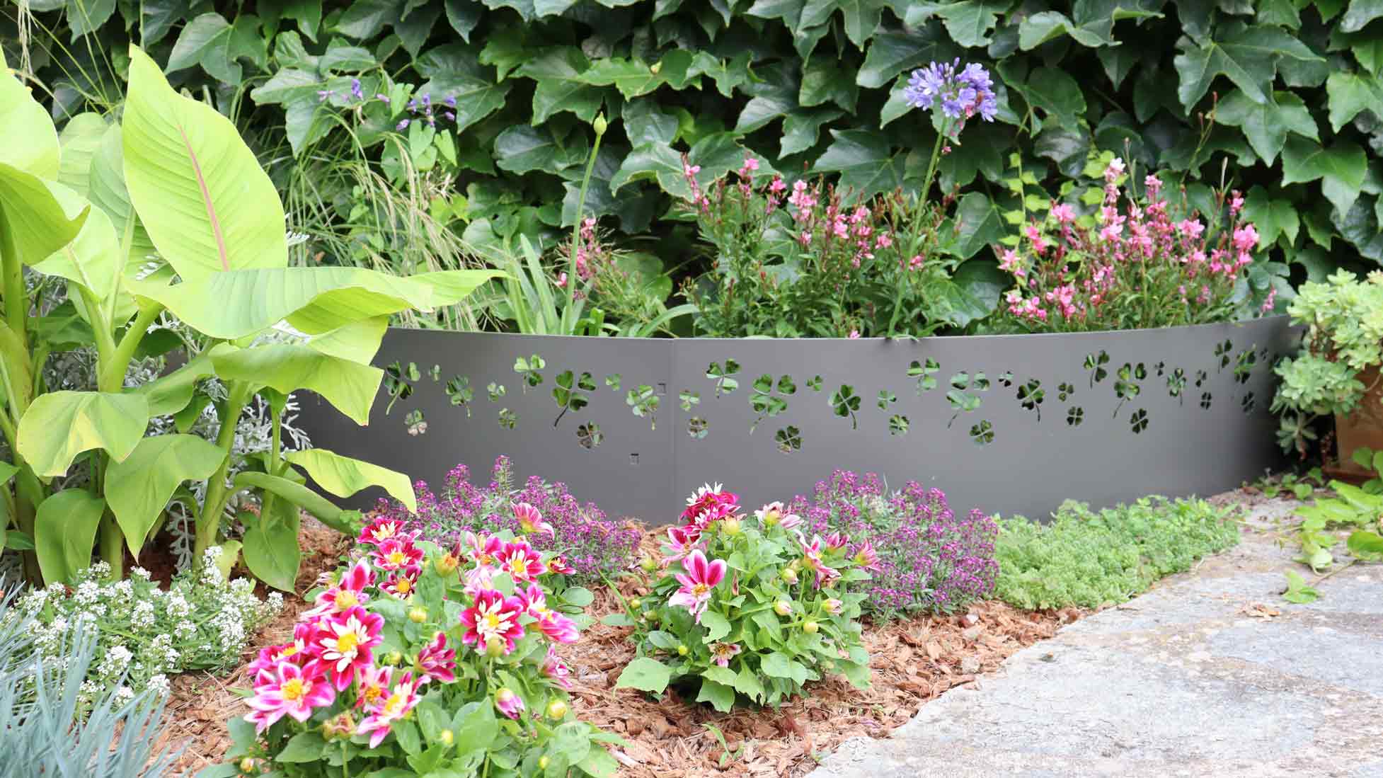 quelle-hauteur-choisir-pour-ses-bordures-de-jardin.jpg